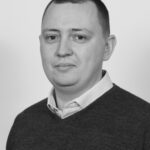 Dr Gareth James